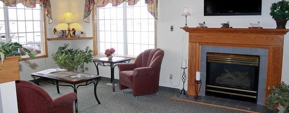 Woodland Inn Meadow Lake Exterior photo